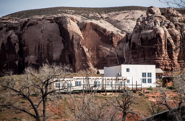Casita on the Hill in Bluff- Sunrise Views!