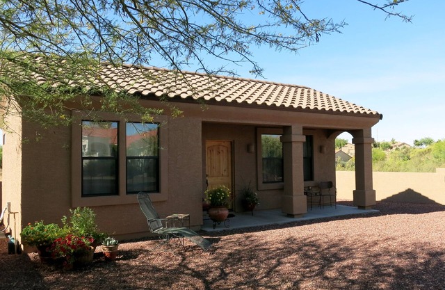 Casita with Santa Fe Walls & Privacy Gates