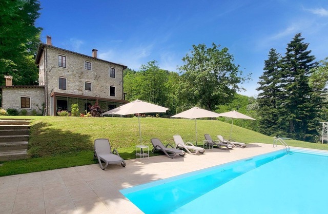 Casolare al Poggio - Country house, large private pool. WIFI. Walk to river.