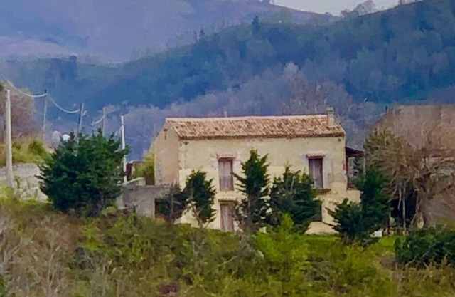 Casolare Altomonte: House on a Hill With Seaview