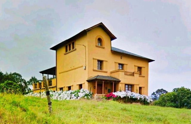 Casona rural en la costa asturiana