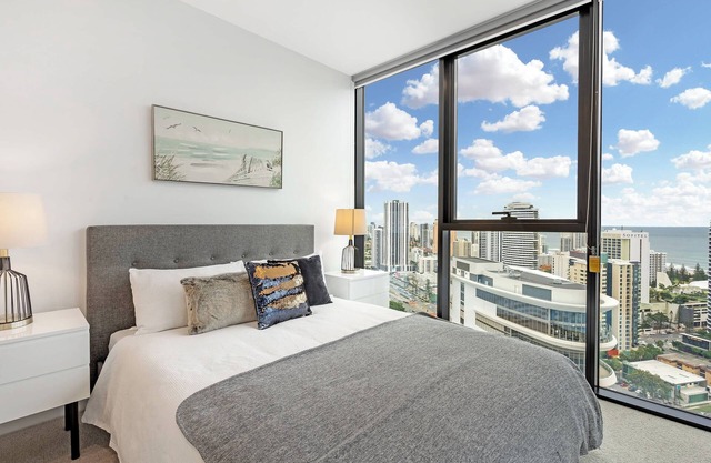 CASSA CASIN0 - FREE Parking with Oceanview 2BD/2BA in Broadbeach