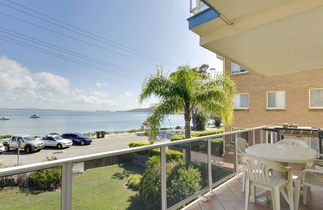 Castaways 4/17 Shoal Bay Road - Opposite Shoal Bay Beach