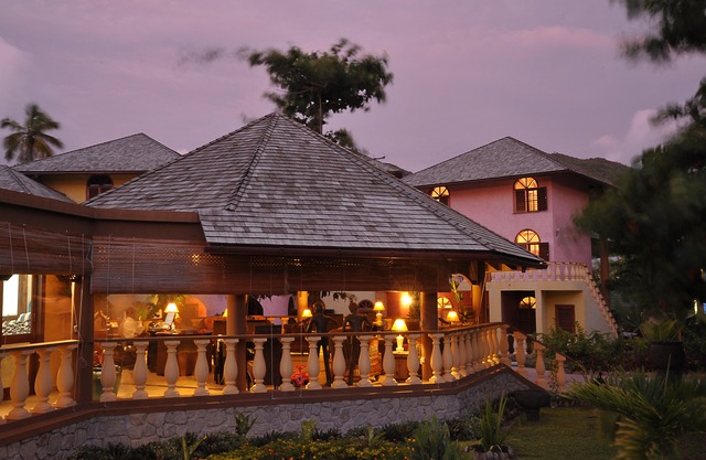 Beach Hotel 