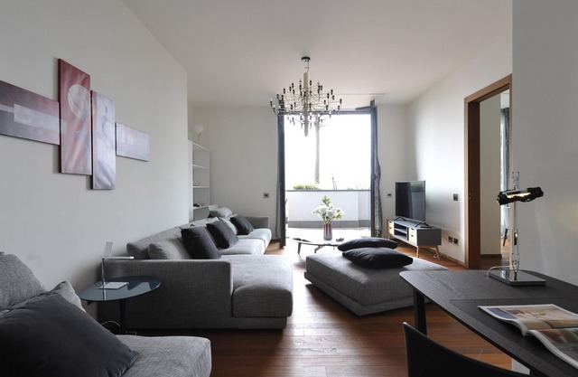Castillia Bosco Verticale apartment in Porta Garibaldi with WiFi, integrated air conditioning, balc…