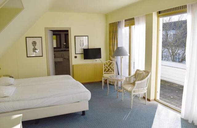 Castle Garden Paradise | Family-Friendly Amenities | Near GaiaZOO