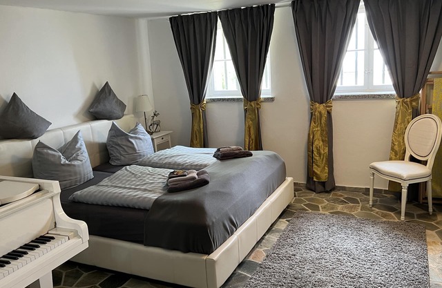 CASTLE GRABOW BEETHOVEN APARTMENT