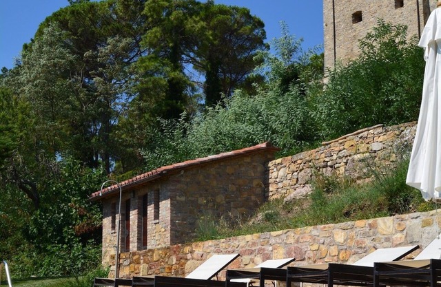 Castle Guest houses Castello di Montegiove