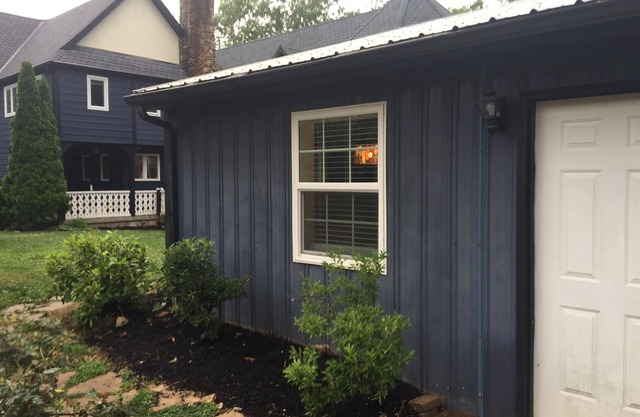 Castle Hill Haven Studio Suite & Cottage by KY sites/Eclipse/Glendale/caves