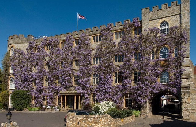 Castle Hotel