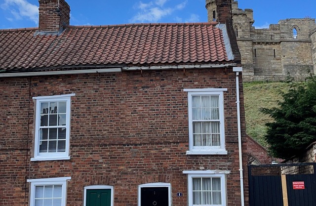 Castle Square Cottage