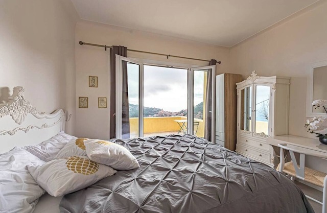 ✨ Castle Style Retreat with Monaco Sea Views – 4 Bedrooms | Pool | Mountain Walk