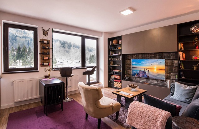 Castle Suite art design- mountain view and private parking