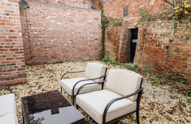CASTLEGATE HOUSE, family friendly, luxury holiday cottage in Lincoln