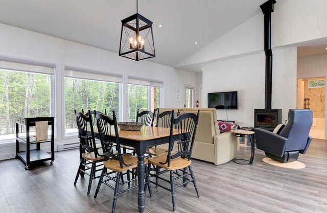 Castor Kanata Tremblant 242