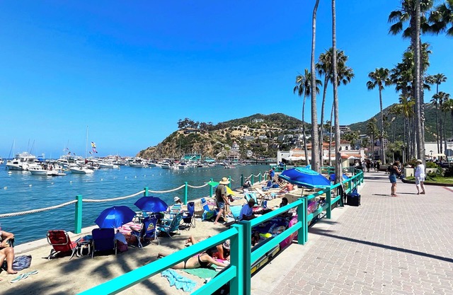 Catalina Courtyard Suites