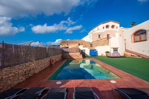 Catalunya Casas Captivating Villa in the Vineyard close to Sitges