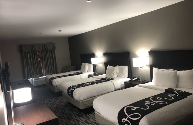 Catoosa Inn & Suites