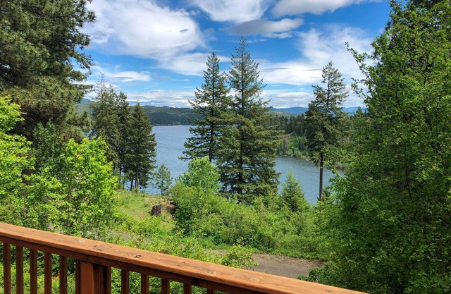 Cave Bay Vacation Rental w/Game Room!