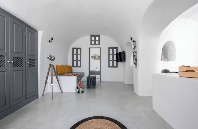 Cave by Noelia Suites | Sunset View | Hot Tub | 4Pax