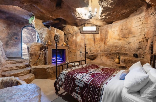 Cave Dwellers- Zions' Only Hand-Sculpted Cave