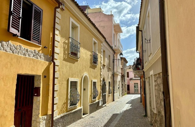 Cavour 41 - Luxe, Elegant, Renovated Holiday Townhouse - NEW
