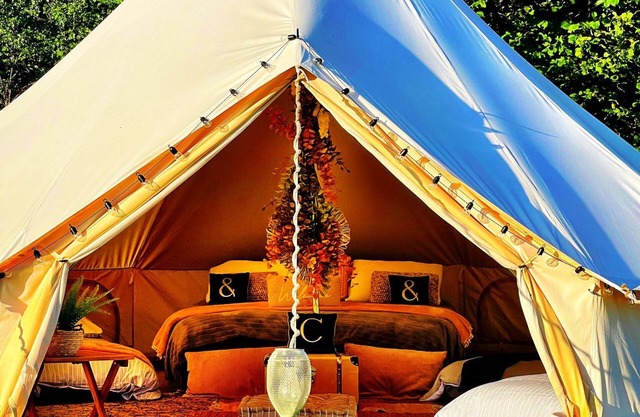 CAYO ~ RETREAT LUXURY BELL TENT GLAMPING WITH BESPOKE PRIVATE BATHROOM/WETROOMS