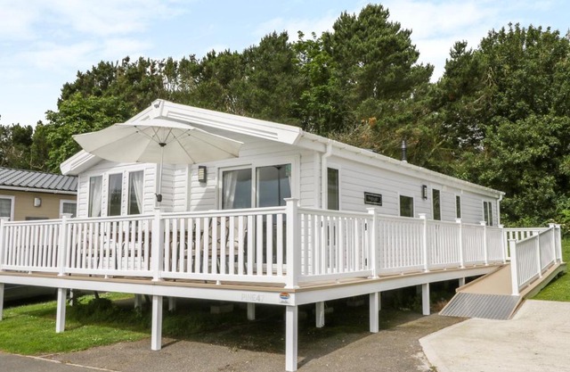 Cayton Pines
