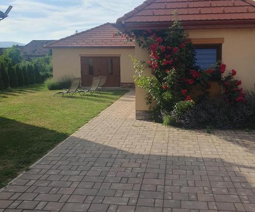 Cazare rustică la curte