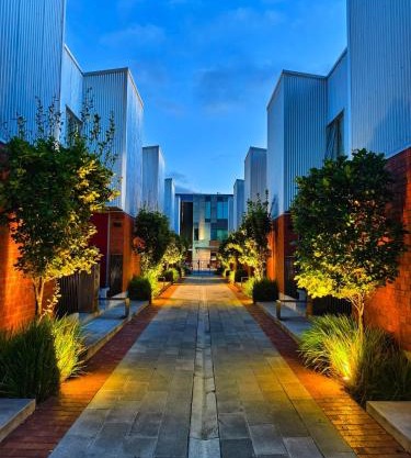 CBD 2 Bed 2 Bath Parkside Retreat With FreeParking