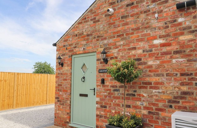 CEADDA COTTAGE, family friendly in Drax, North Yorkshire