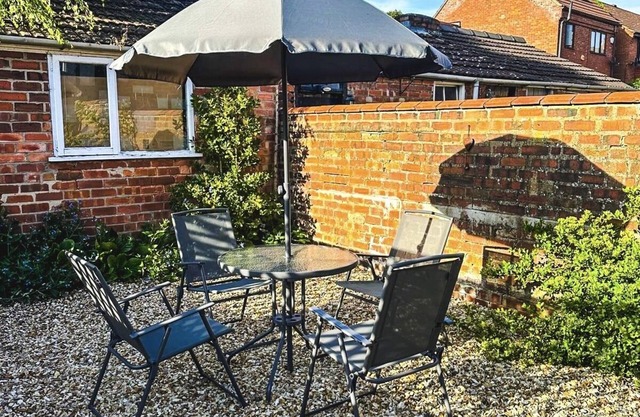 Cecil House - 2 Bed House, Free Parking, Sleeps 4