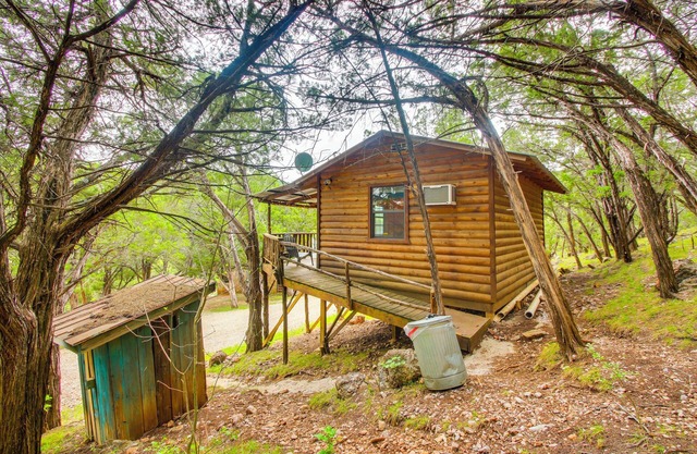 Cedar Falls Cabins #6: Hillside w/Views!