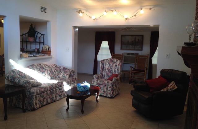 Cedar House Close to Beach, Attractions, Stetson Univ, Sky Dive Deland, fishing