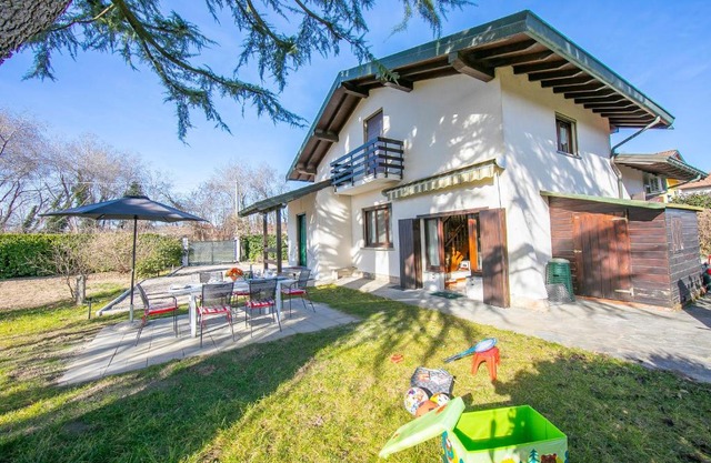 Cedar House Villa Few Minutes From Lake - Happy Rentals