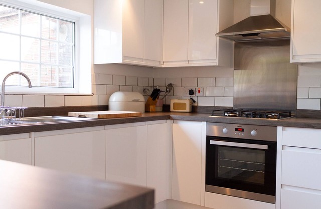 Celias Apartment is cosy and modern and situated in the market town of Leek.