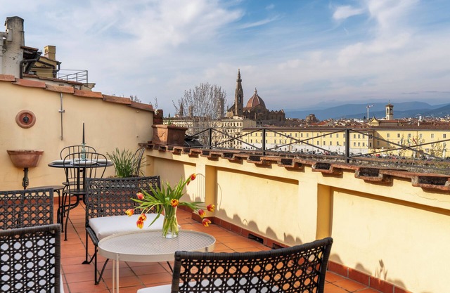 Cellini Terrace - Florence