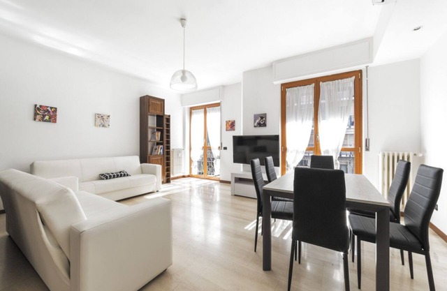 Cenisio M5 Lovely apartment with balcony!