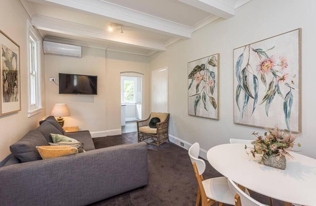 Centennial Cottage 2 - Botanica