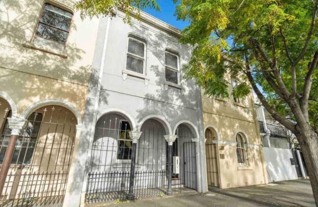 Centered Victorian Townhouse