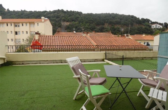 Central Studio for 2 with Terrace, Close to Thermal Baths, Pet-Friendly