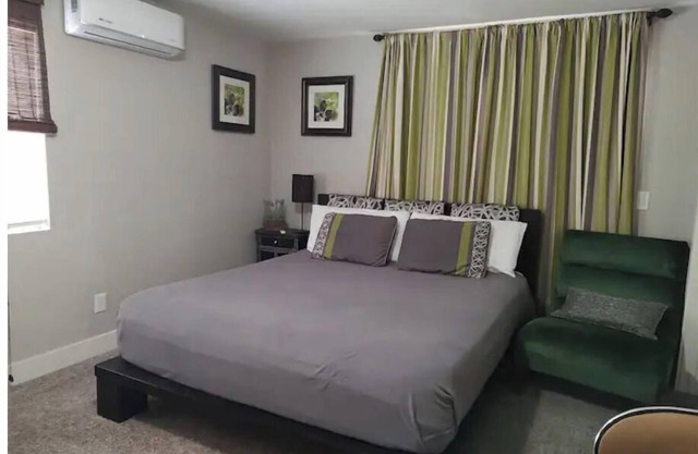 Central 1 Bedroom Guesthouse w/Private Bath Ideal for Extended Stays
