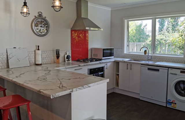 Central 2 Bedroom Apartment Kerikeri Bay of Islands. Walking distance to town