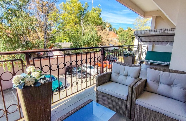 Central 2 bedroom Apartment 65 sq m with Free Parking and Large Terrace