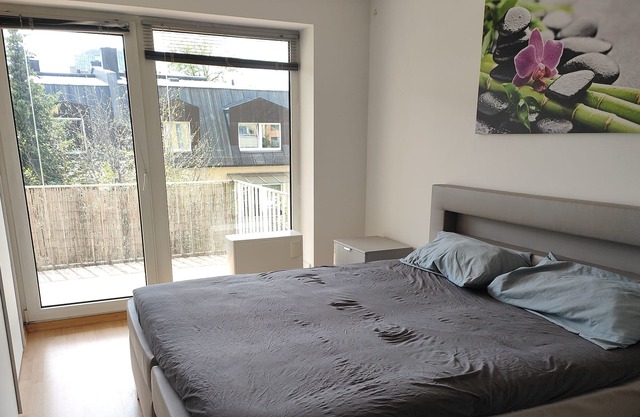 Central 2 Rooms 3 Beds King BED Parking Elevator Fully Equipped