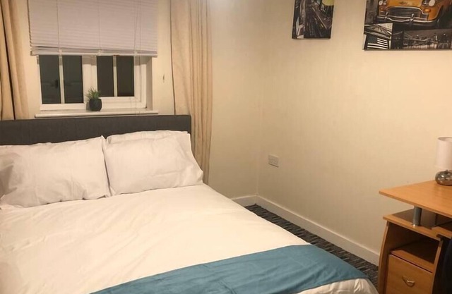 Central 3 BR in Newcastle with Allocated Parking