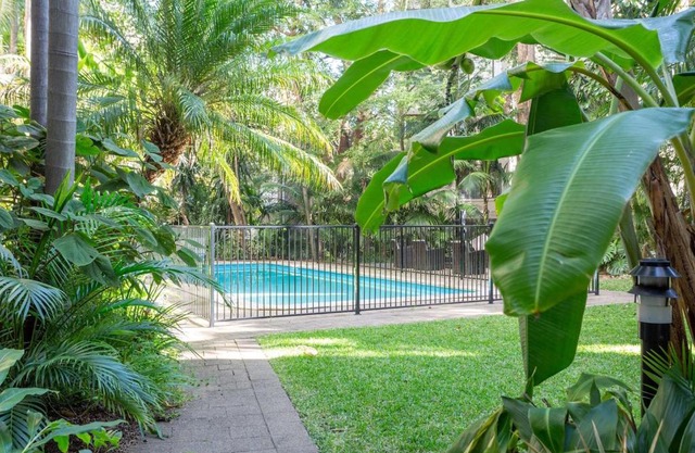 Central and Secluded - Potts Point Paradise with Pool