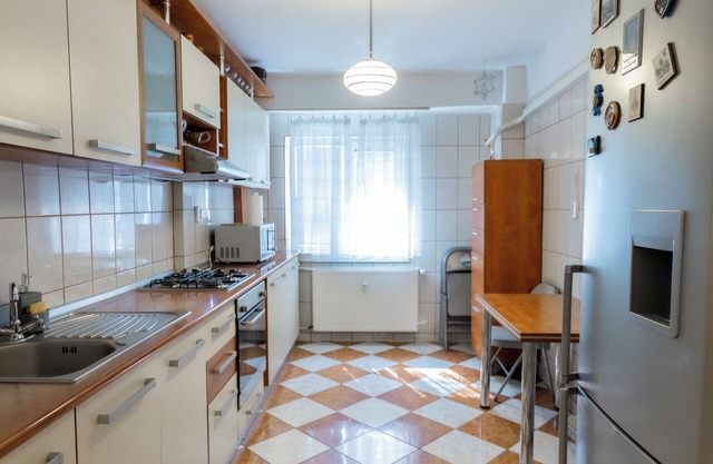 Central apartment Bucharest by Micaitalie