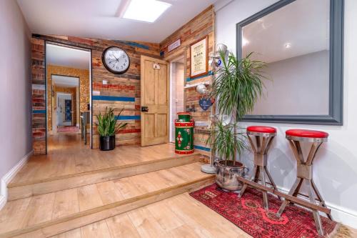 Central Apt: With Sauna, Garden and Landmark View