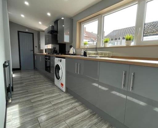 Central area entire terrace house